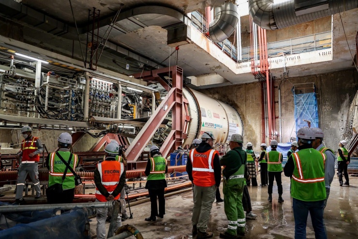 Khoảnh khắc robot TBM 'Thần tốc' xuyên lòng đất tiến vào ga S10-Cát Linh - 2