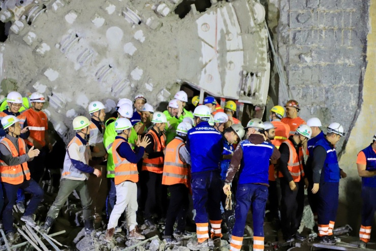 Khoảnh khắc robot TBM 'Thần tốc' xuyên lòng đất tiến vào ga S10-Cát Linh - 12