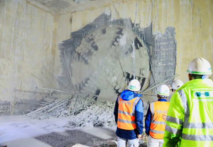 Khoảnh khắc robot TBM 'Thần tốc' xuyên lòng đất tiến vào ga S10-Cát Linh - 14