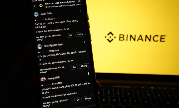 Một số nhận xét một sao cho ứng dụng Binance trên Google Play Store. Ảnh: Như Anh