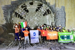 Tin tức trong ngày - Khoảnh khắc robot TBM 'Thần tốc' xuyên lòng đất tiến vào ga S10-Cát Linh