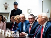 Thế giới - Ông Trump &quot;ra tay&quot; kiềm chế quyền lực của tỷ phú Musk?