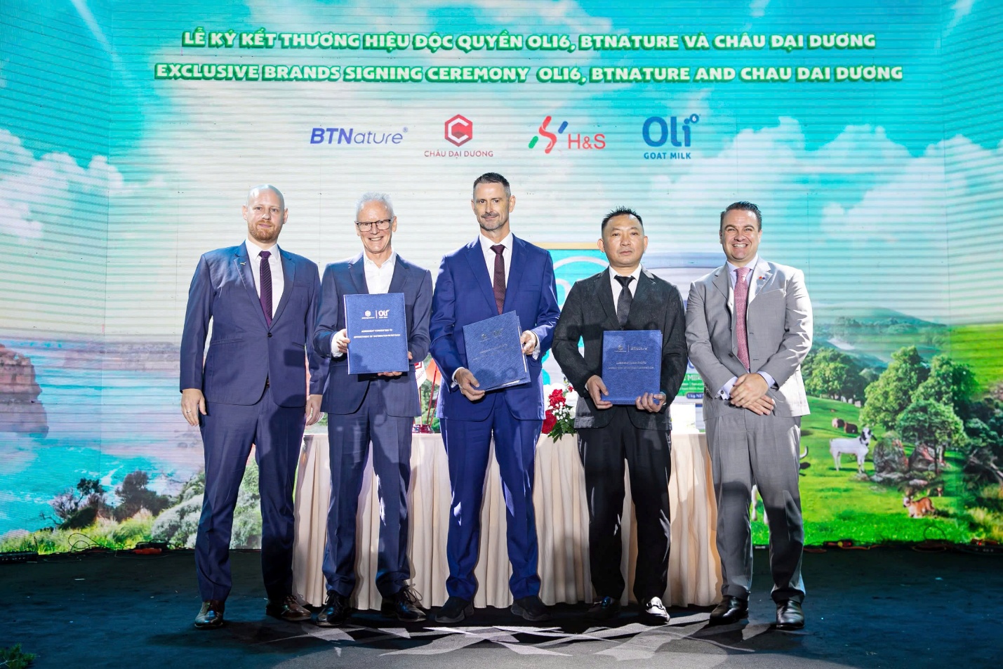 Lễ kí kết giữa&nbsp;Công ty TNHH Châu Đại Dương hợp tác với hai Tập đoàn BTNature và Nuchev (Oli6) của Úc