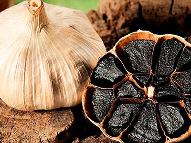 Điều gì xảy ra khi ăn tỏi đen?