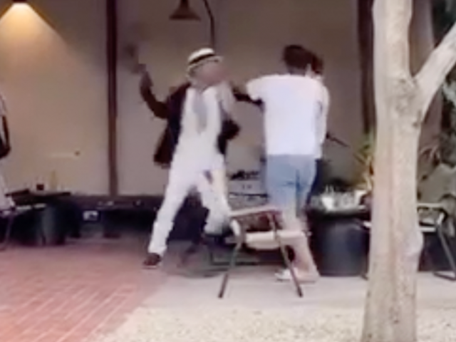 Người mặc đồ giống ông Đặng Lê Nguyên Vũ ẩu đả trong quán cà phê