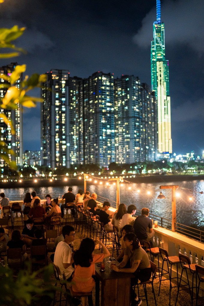 Hai điểm hẹn lãng mạn view sông, ngắm Landmark 81 - 1
