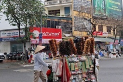 Bạn trẻ - Cuộc sống - Ước mơ giản đơn của những nữ lao động tự do trong ngày 8/3