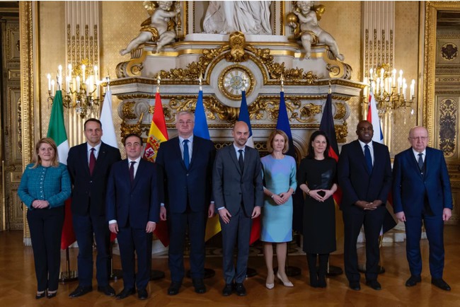 Các nhà lãnh đạo Ukraine thảo luận về Ukraine tại Paris - Pháp ngày 12-2. Ảnh: EPA