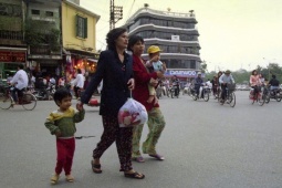 Tin tức trong ngày - Khung cảnh quanh Hồ Gươm thập niên 1990