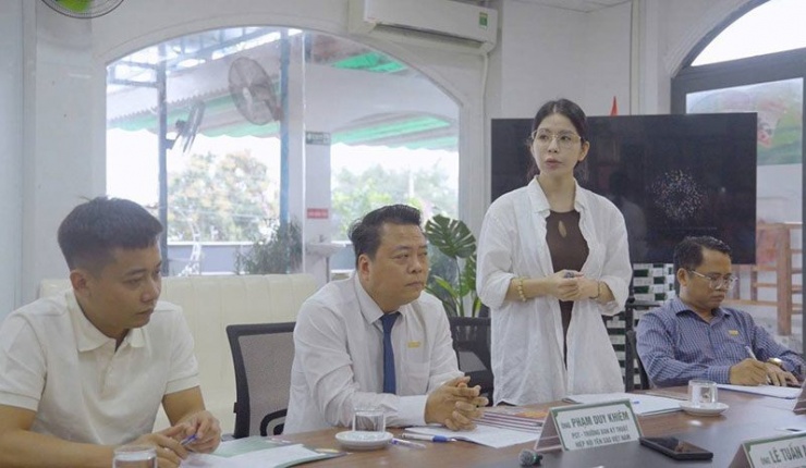 Hằng Du Mục tổ chức họp báo xin lỗi sau quảng cáo yến sào.
