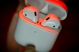 Apple  " chơi lớn "  với kế hoạch tích hợp AI vào tai nghe AirPods