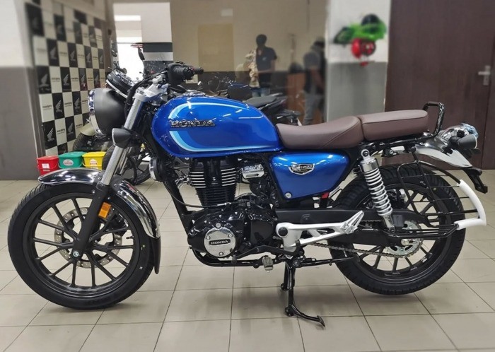 Honda ra mắt xe côn tay 350cc phong cách cá tính, giá dễ tiếp cận - 4