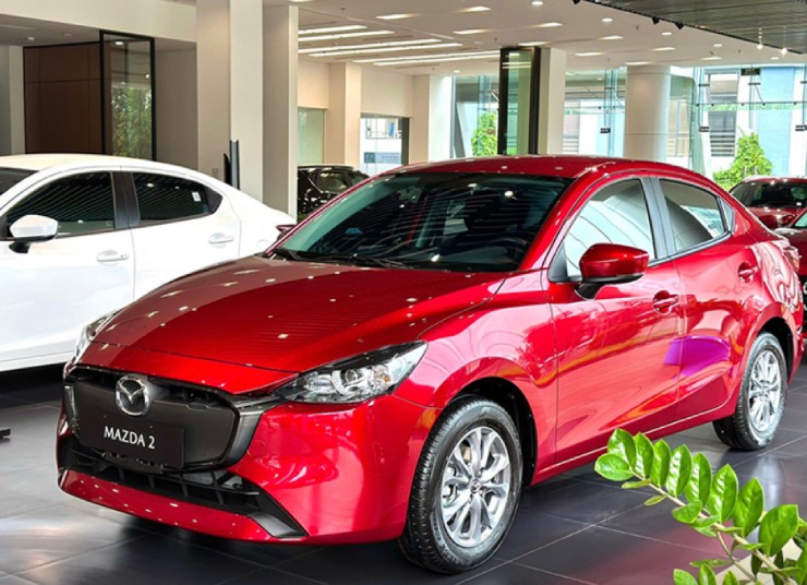 Thích sedan hạng B, chọn Hyundai Accent hay Mazda 2? - 1