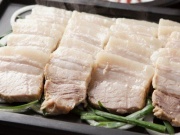 Ẩm thực - 7 mẹo luộc thịt trắng đẹp, không bị khô bở, giữ vị ngọt tự nhiên