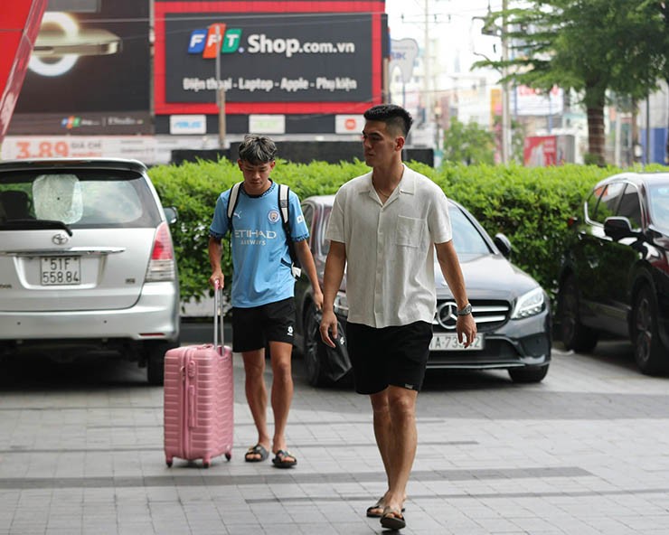 ĐT Việt Nam bắt đầu chinh phục Asian Cup, tân binh Lý Đức đặt mục tiêu lớn - 11