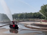 Tin tức trong ngày - Robot chữa cháy tự leo cầu thang, phun nước của cảnh sát Việt Nam