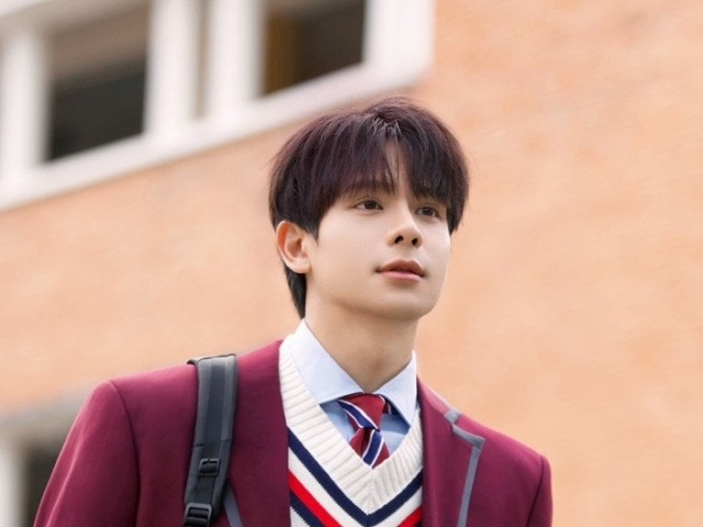 Hot boy cao 1,81m từng đạt học sinh giỏi quốc gia gây chú ý trên phim VTV