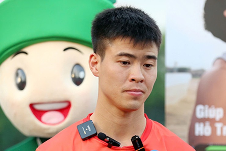 Duy Mạnh nói gì về ngôi sao Lào gốc Việt sắp đối đầu ĐT Việt Nam?