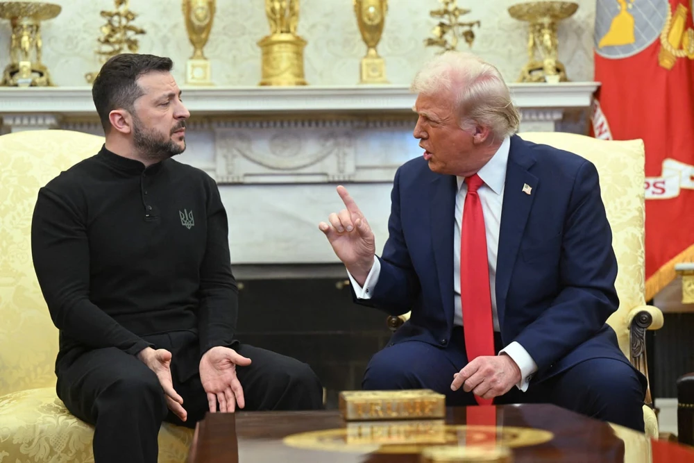 Tổng thống Mỹ Donald Trump (phải) và Tổng thống Ukraine Volodymyr Zelensky tại Nhà Trắng, thủ đô Washington, D.C (Mỹ) ngày 28-2. Ảnh: AFP