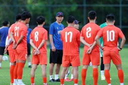 ĐT Việt Nam đua chinh phục Asian Cup, thầy Kim lo lắng vì vắng 4 sao buổi tập đầu tiên