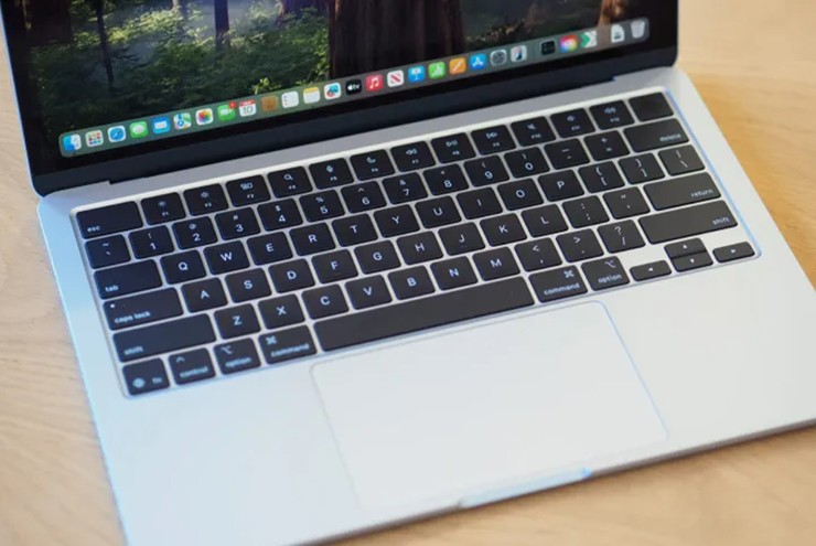 The MacBook Air M4 focuses on the core things users need in a laptop.