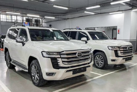 Toyota cập nhật giá bán cho dòng xe Land Cruiser và có thêm phiên bản...