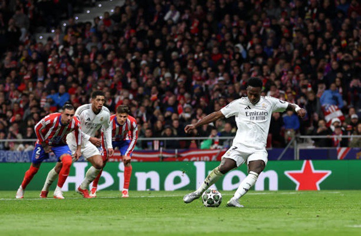 Vinicius đá hỏng phạt đền khiến Real Madrid bỏ lỡ cơ hội kết thúc trận đấu từ sớm