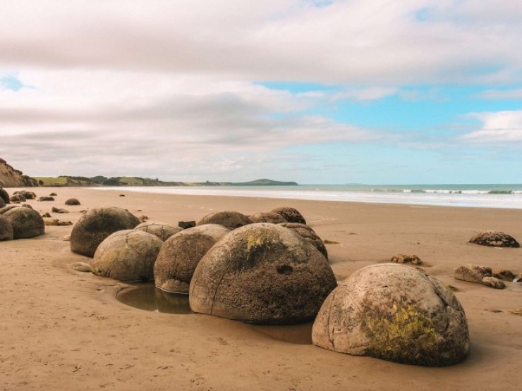 Những quả cầu đá khổng lồ ven biển: Kỳ quan kỳ bí thách thức thời gian