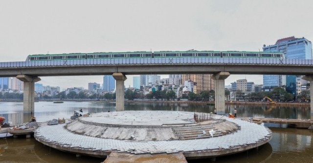 Sân khấu nổi giữa hồ độc nhất Hà Nội sắp hoàn thành