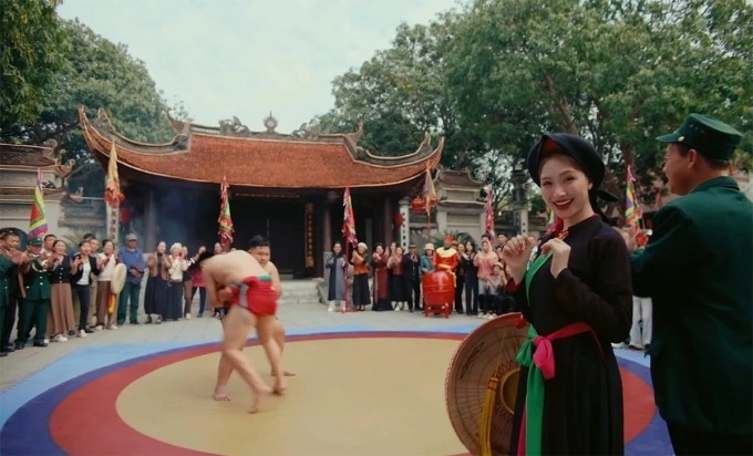 Hội vật đền Đô. Ảnh cắt từ MV