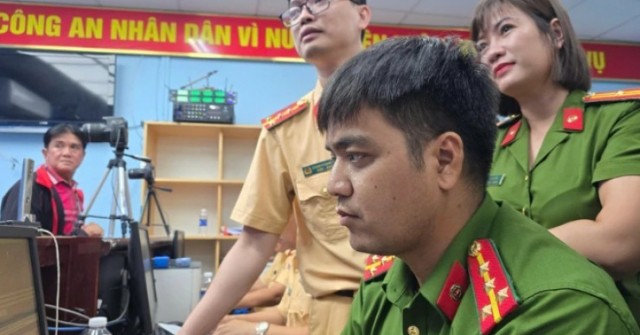 Công an TP.HCM sẽ đổi giấy phép lái xe cho người dân tại phường, xã, thị trấn từ 17-3