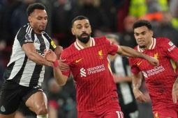 Liverpool đấu Newcastle chung kết League Cup: Chiếc cúp an ủi và cơn khát 56 năm