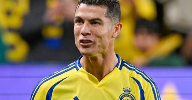 Ronaldo ghi bàn chỉ sau 4 phút cho Al Nassr, tuổi 40 phô diễn kỹ nghệ dàn xếp