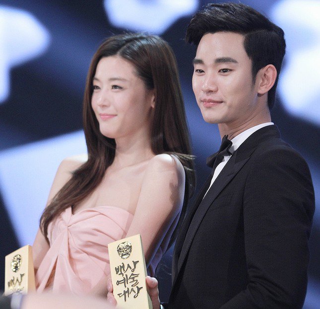 Thực hư tin đồn Jun Ji Hyun nghỉ chơi với Kim Soo Hyun từ 12 năm trước - 2