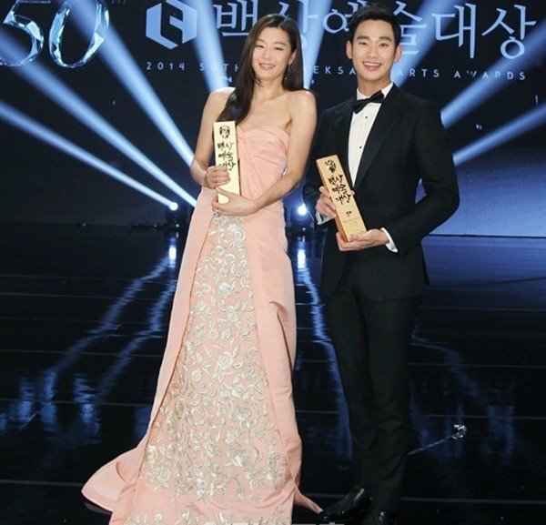 Thực hư tin đồn Jun Ji Hyun nghỉ chơi với Kim Soo Hyun từ 12 năm trước - 6