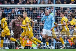 Bóng đá - Man City thủng lưới bàn thứ 40: Báo động hàng thủ và sai lầm của Pep Guardiola