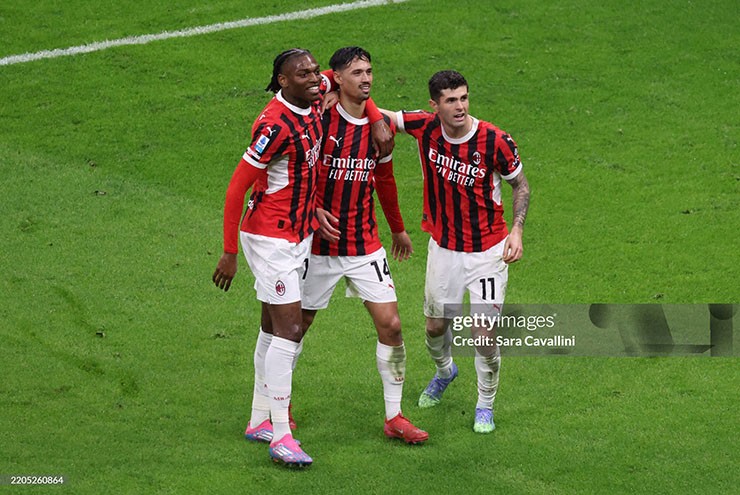 AC Milan ngược dòng thành công