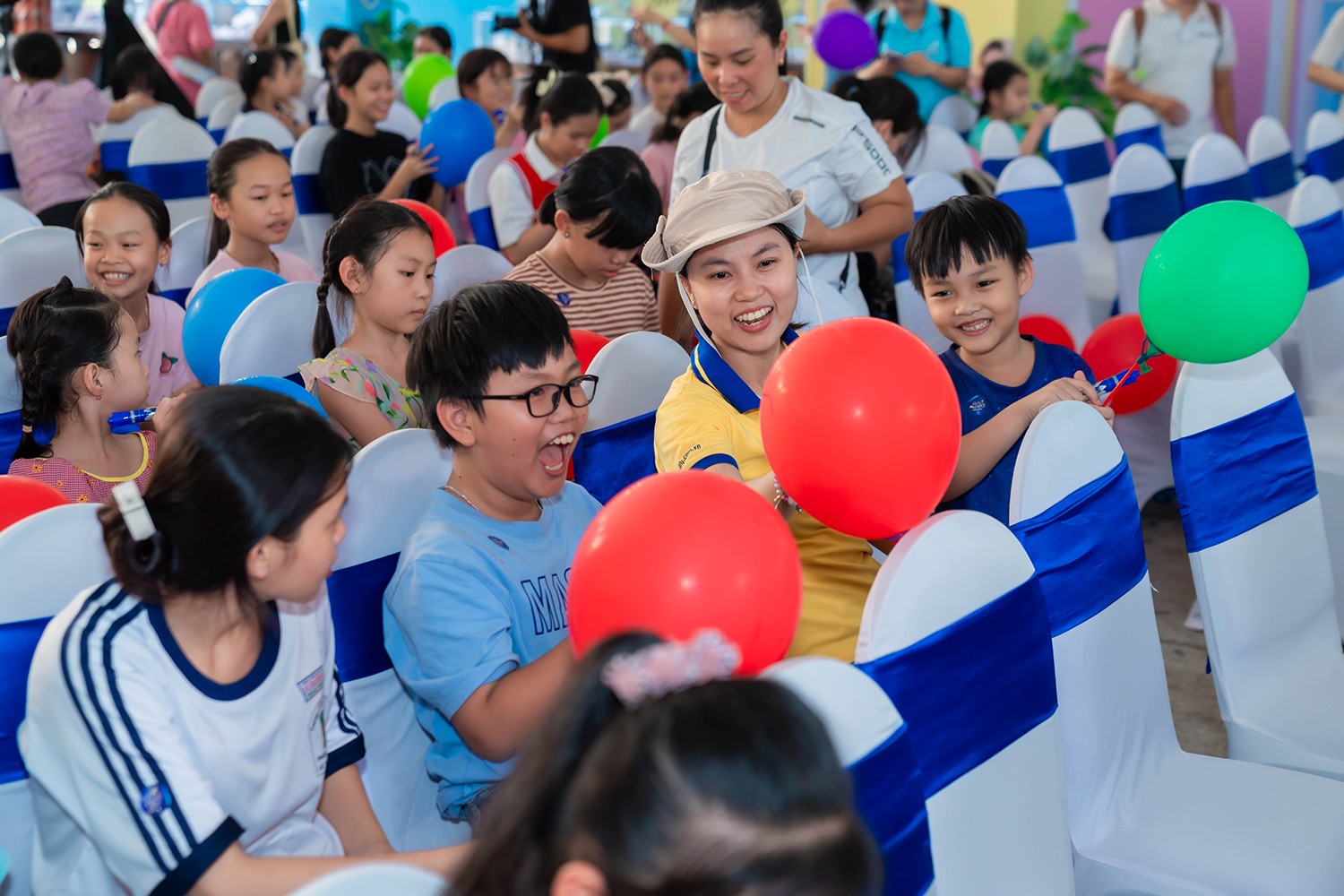 Các bé hào hứng tham gia chương trình workshop