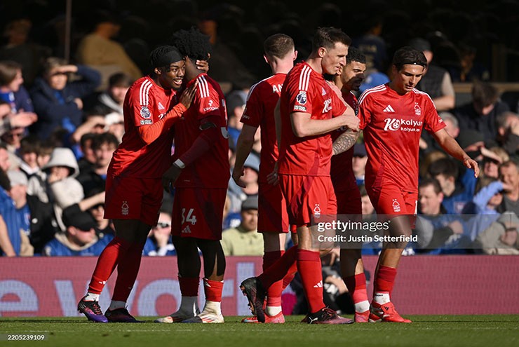 Nottingham Forest vững vàng ở vị trí thứ 3 trên bảng xếp hạng Ngoại hạng Anh