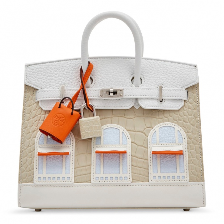 Tổng cộng, 5 chiếc Hermes Faubourg Birkin của nữ tài phiệt tiêu tốn gần 1,3 triệu USD (khoảng 33 tỷ đồng).