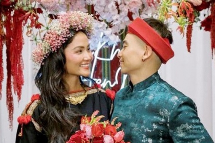 Chồng của Hoa hậu H'Hen Niê sau kết hôn vẫn "kể khổ"