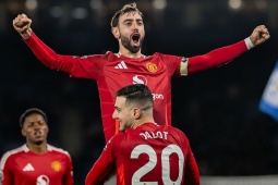 Bruno Fernandes tiếp tục tỏa sáng cho MU: Cán mốc đáng nhớ, đáp trả Roy Keane