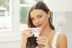 Thức uống chống già Miranda Kerr uống cả lít mỗi sáng