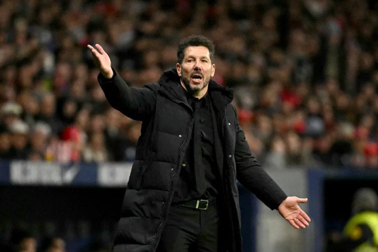Simeone tuyên bố Atletico chưa "đầu hàng" trong cuộc đua vô địch