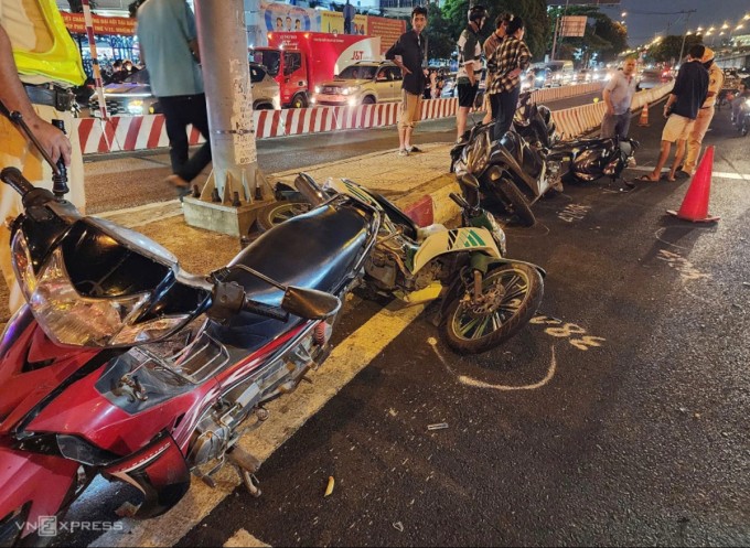 Các xe máy bị nạn. Ảnh: Đình Văn