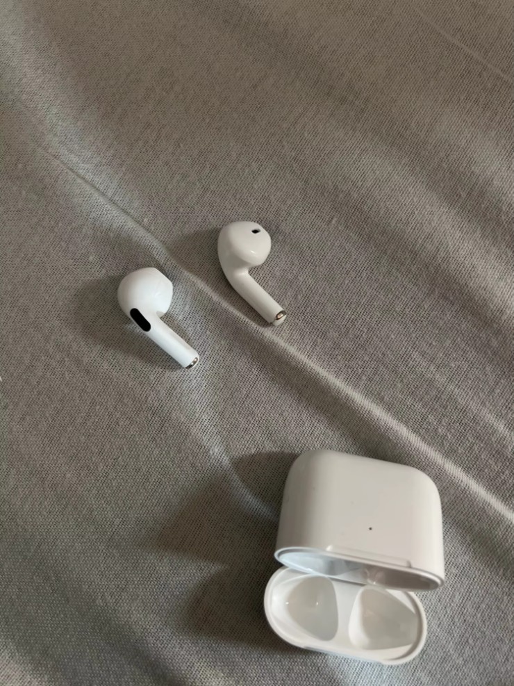 Trải nghiệm mua AirPods giá chỉ 70.000 đồng và điều không thể ngờ - 2