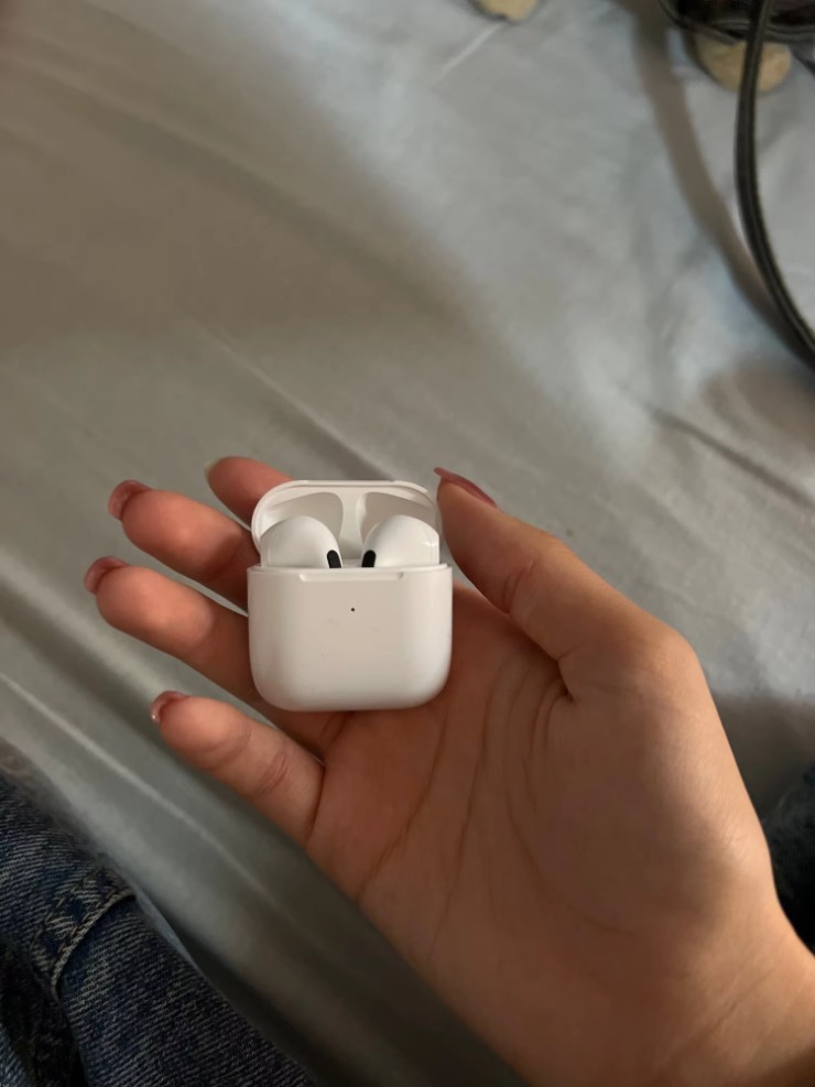 Trải nghiệm mua AirPods giá chỉ 70.000 đồng và điều không thể ngờ - 3