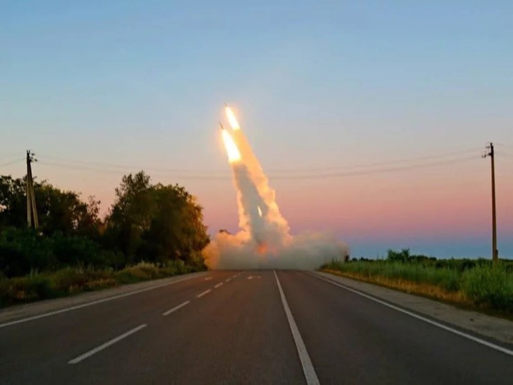 Pháo phản lực HIMARS là một trong số khác vũ khí giúp Ukraine đạt bước tiến đột phá trong nửa cuối năm 2022.