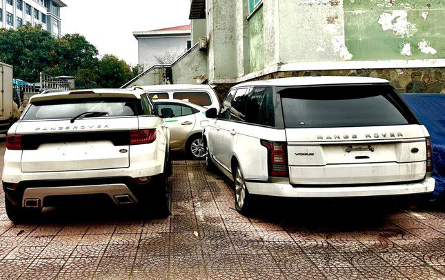 Xe Range Rover được đưa ra đấu giá.