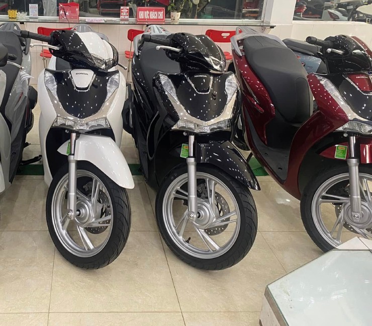 Giá Honda SH125i nửa cuối tháng 3/2025, chênh nhẹ 2 triệu đồng - 4